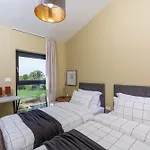 New Stylish Casa Melisa With 2 Gardens And Bbq Facilities!